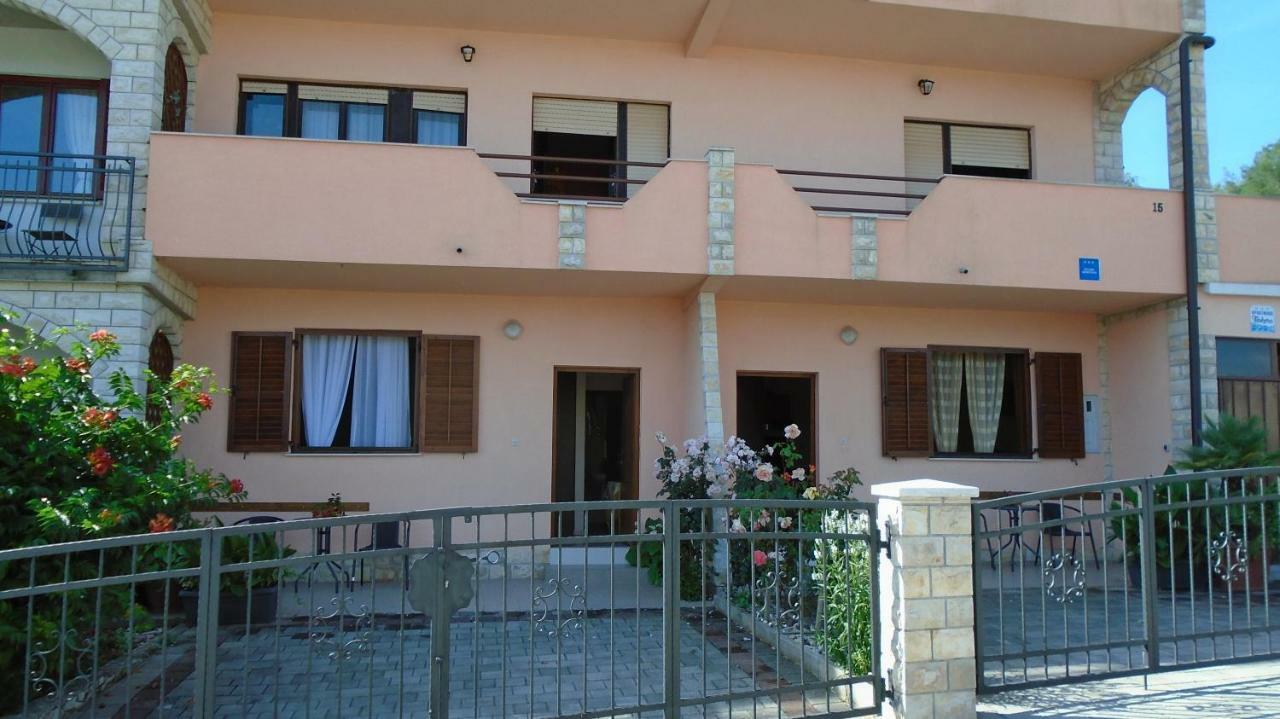 Apartmani A.Teskera 特罗吉尔 外观 照片